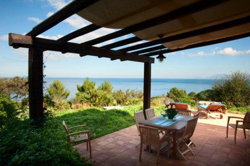  LA TERRASSE AVEC UNE VUE SPLENDIDE SUR LE MER